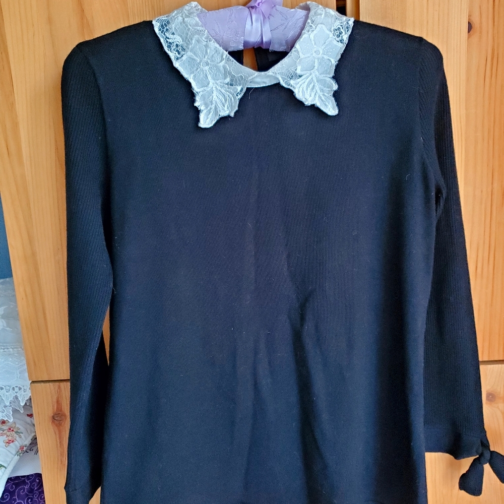 Karl Lagerfeld Black Women's Sweater With White Lace Collar size XS
